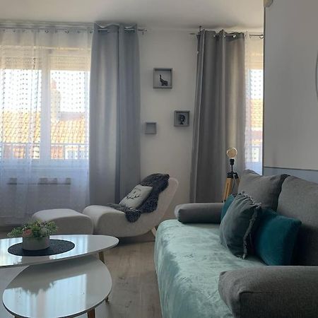 38 Maison Entiere,Place De Parking Et Garage Pour Moto Velo A La Demande Dunkirk Екстер'єр фото