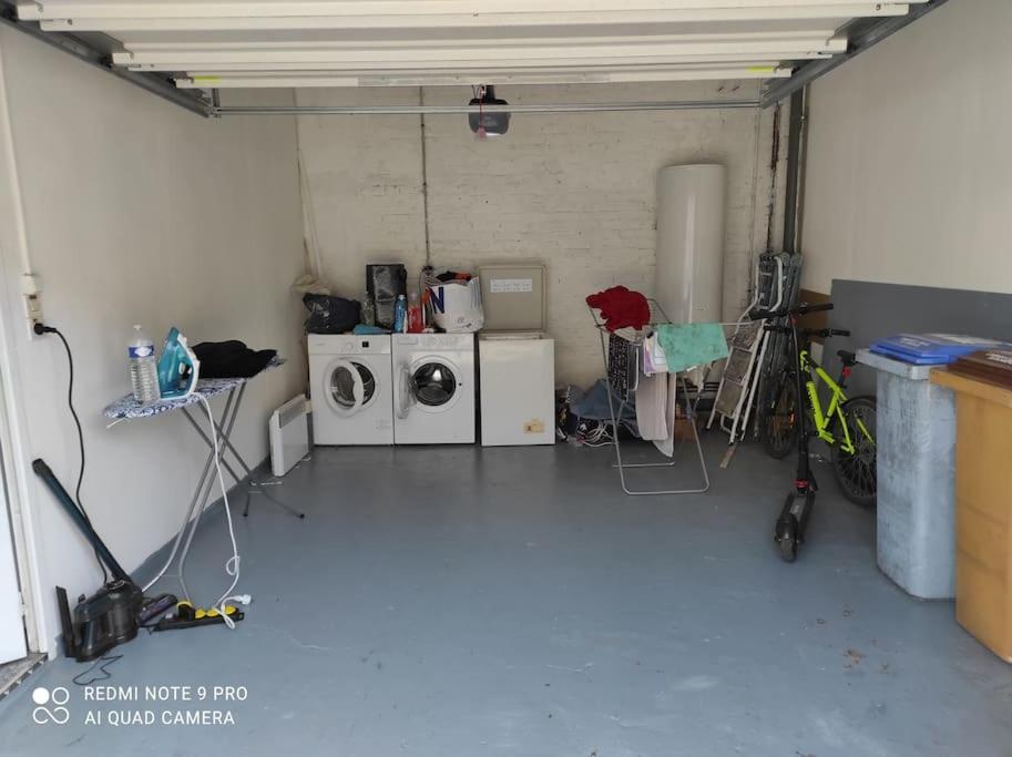 38 Maison Entiere,Place De Parking Et Garage Pour Moto Velo A La Demande Dunkirk Екстер'єр фото